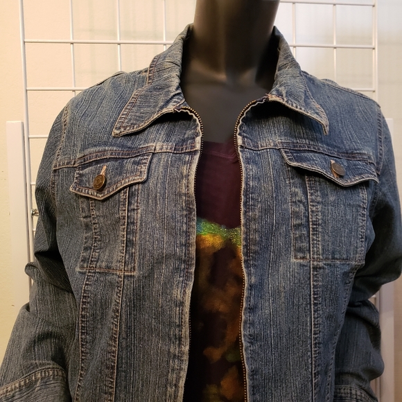 Bailey's Point Jean Jacket with Zipper Closure - Picture 2 of 8